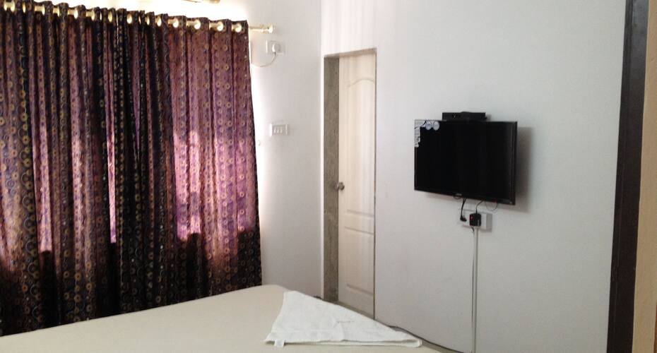 10blossoms Service Apartment Koregaon Park, Pune 5